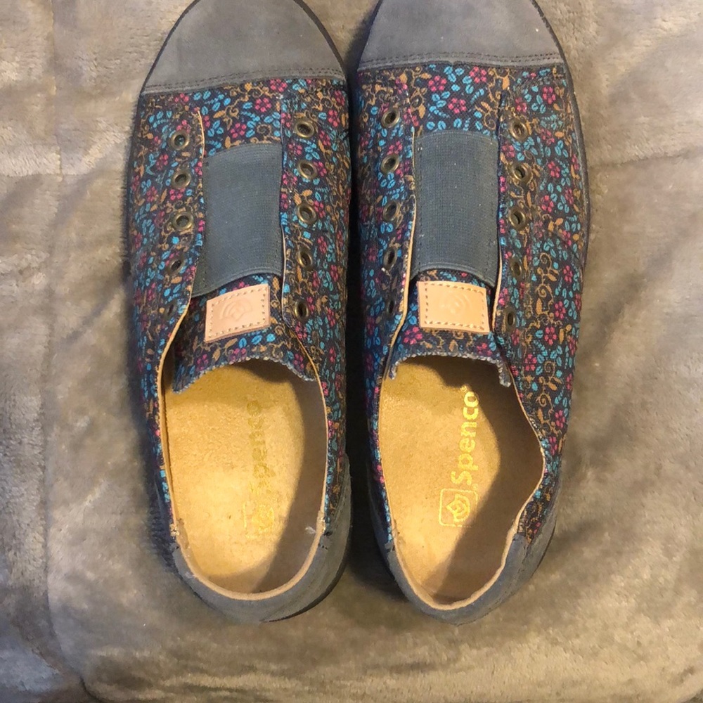 New Never worn Spenco casual slip ons